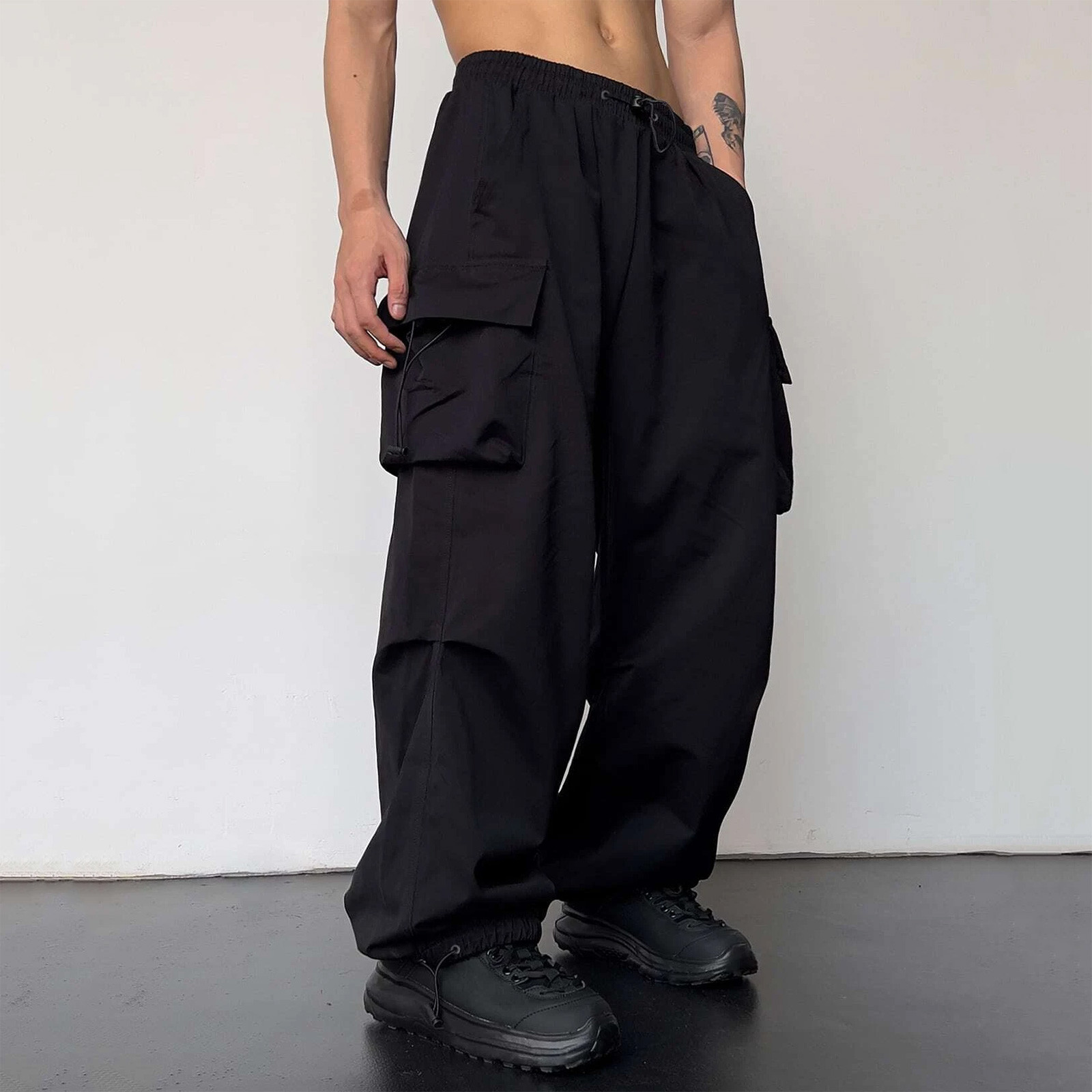thumbnail image 5 of Pantalones cargo informales para hombre: color liso, cuatro bolsillos, cintura ajustable, material de imitación de sarga, ropa urbana para todas las estaciones, tallas US/UK/EU S-XXXL., 5 of 8